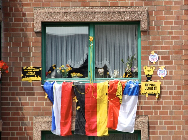 审查制度成 审查制度成